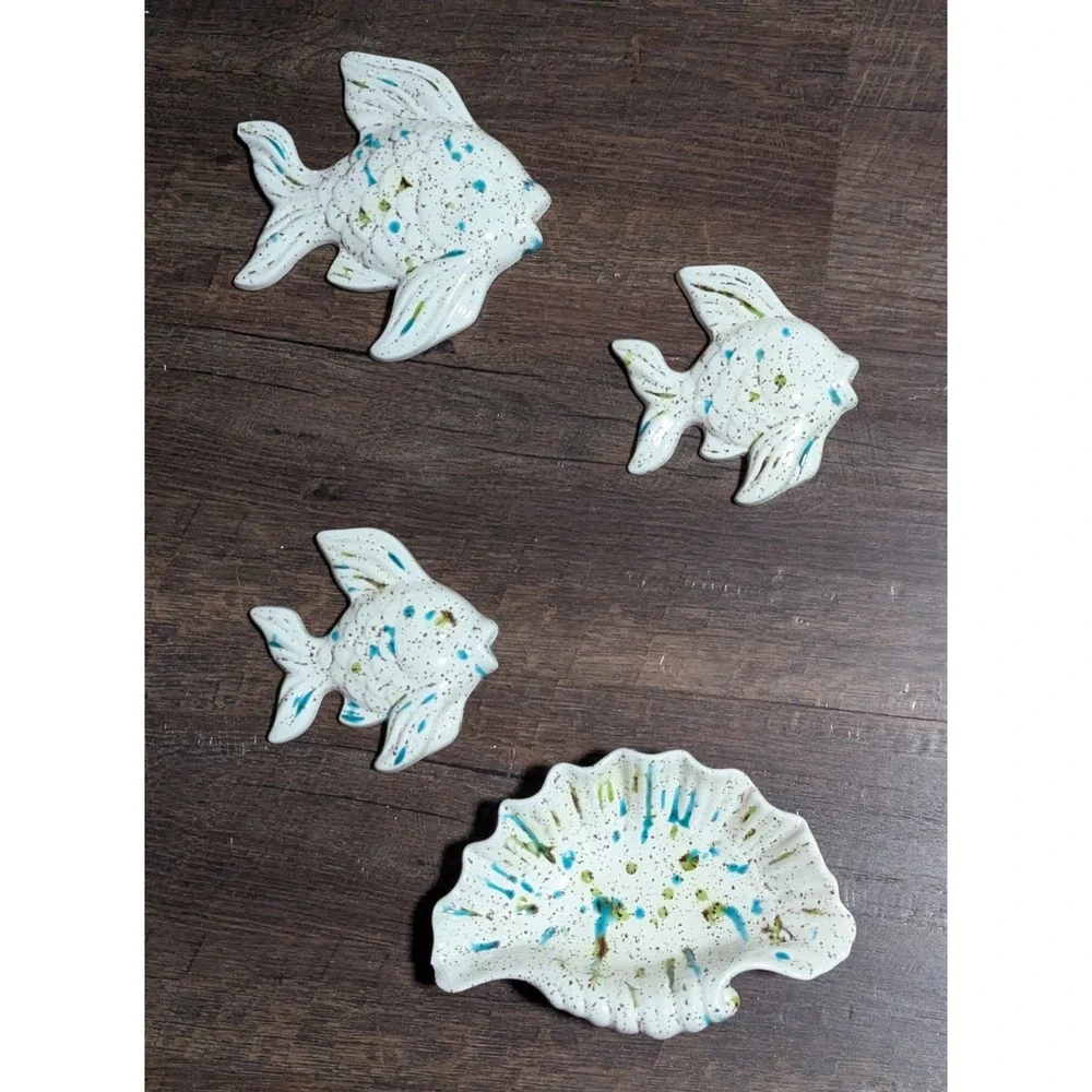 Vintage Splatterware Ceramic Wall Hanging Fish Set of Three‎ and Soap Dish